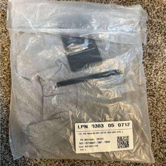 NWT Grey Fabletics Training Day Quarter zip - Picture 2 of 3